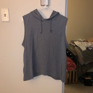 Sleeveless workout sweatshirt